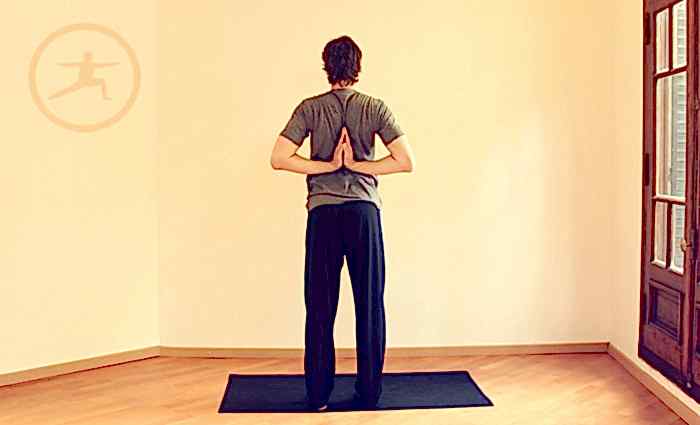 PASCHIMA NAMASKARASANA · Beneficios de la práctica de Yoga